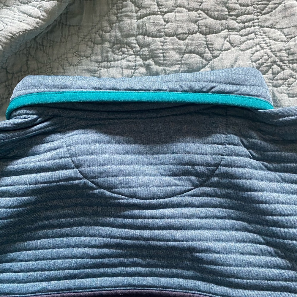 L. L. Bean quilted quarter snap pullover. Size L - Picture 2 of 3